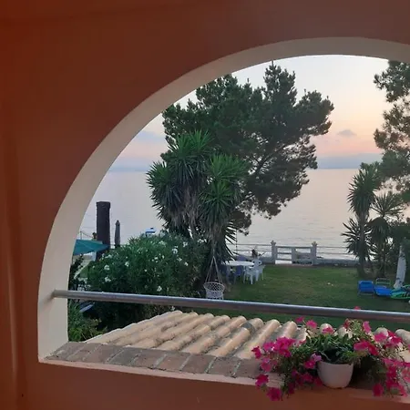 Seafront Cozy - Corfu Homely Getaway