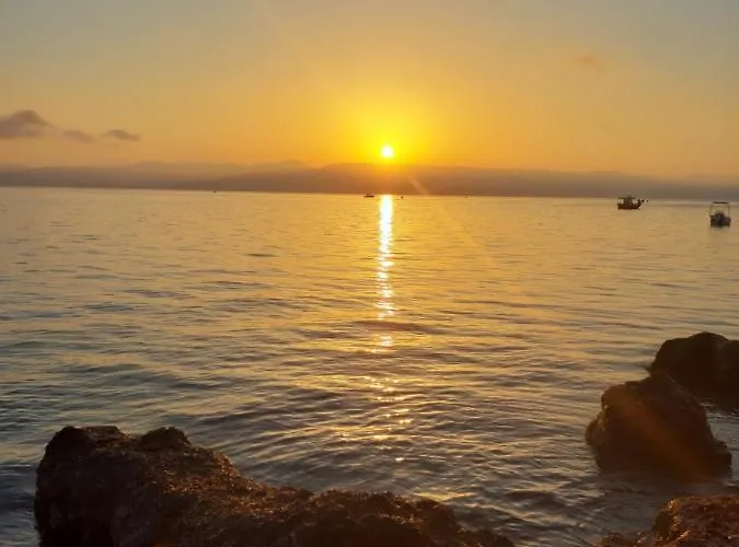 By The Sea - πάνω στη θάλασσα *