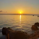 Seafront Cozy - Corfu Homely Getaway *