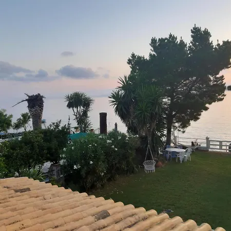 Seafront Cozy Villa - Corfu Homely Getaway