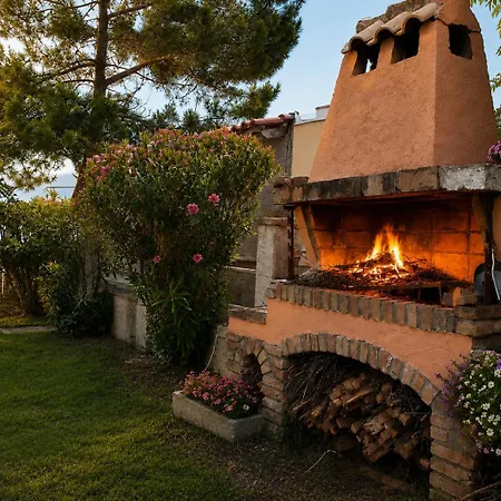 Seafront Cozy - Corfu Homely Getaway فيلة *