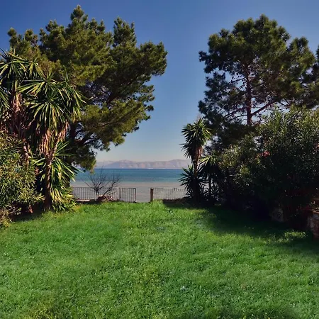 Villa Seafront Cozy - Corfu Homely Getaway