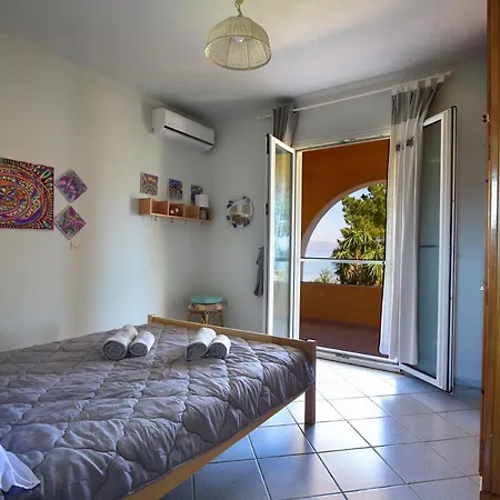 Seafront Cozy - Corfu Homely Getaway *